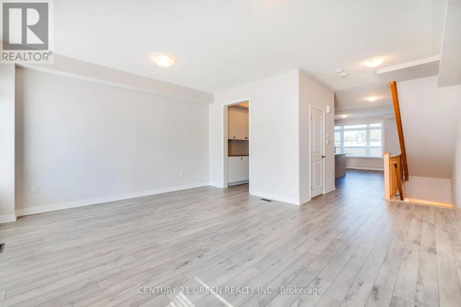 104 - 585 COLBORNE STREET