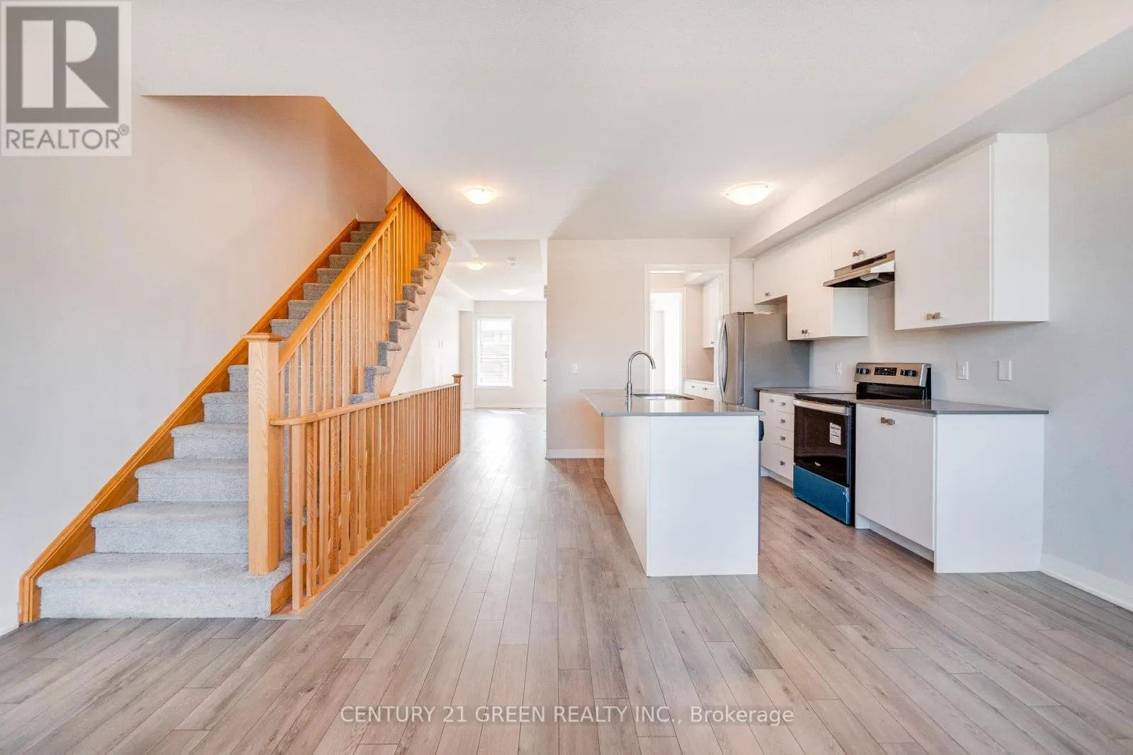 104 - 585 COLBORNE STREET