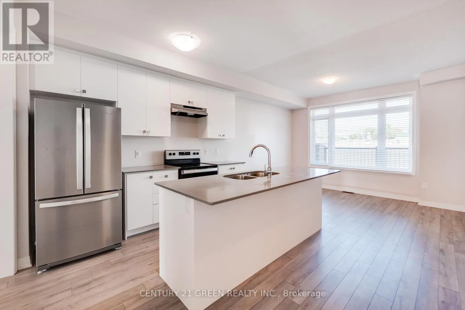 104 - 585 COLBORNE STREET