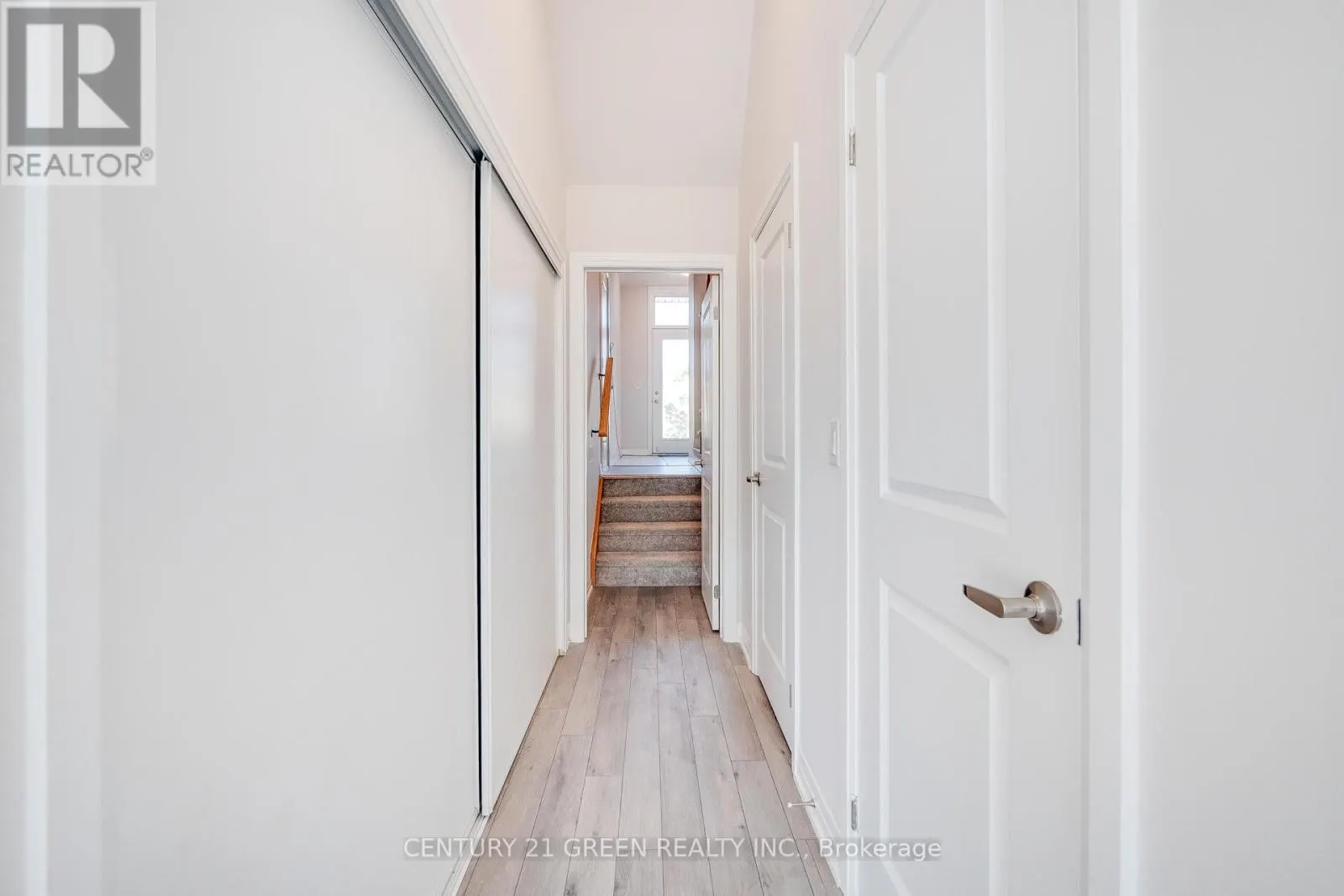 104 - 585 COLBORNE STREET