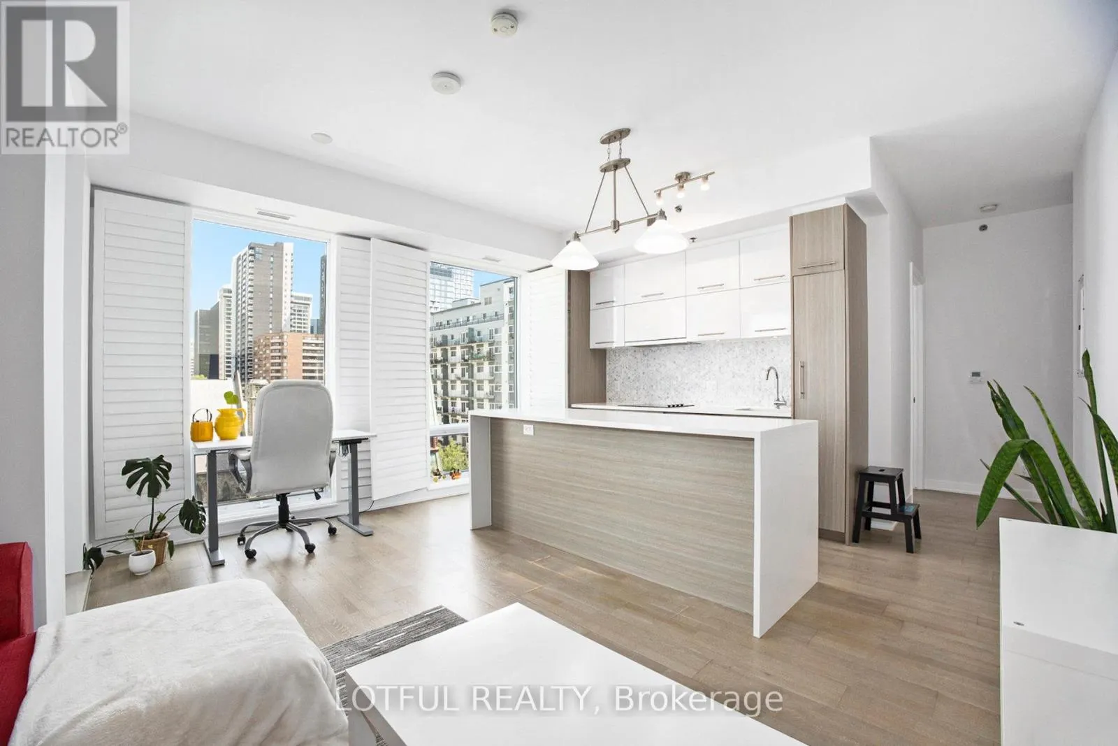 601 - 428 SPARKS STREET