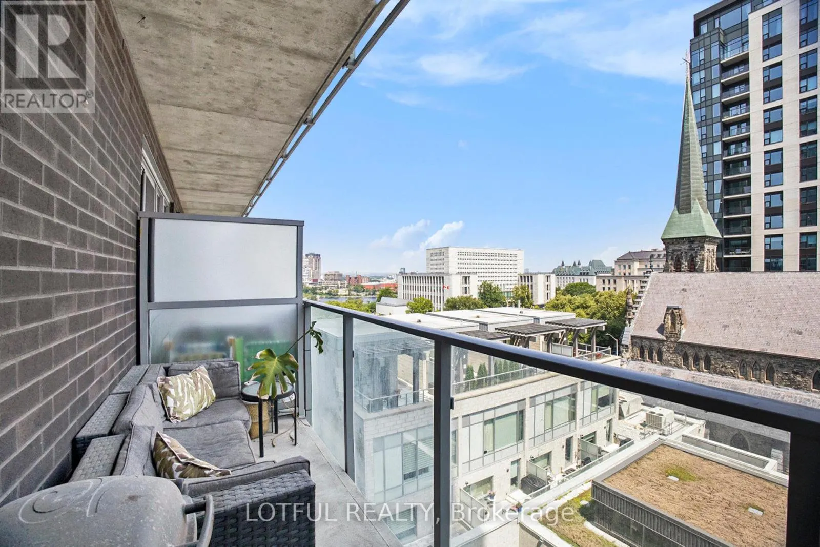 601 - 428 SPARKS STREET