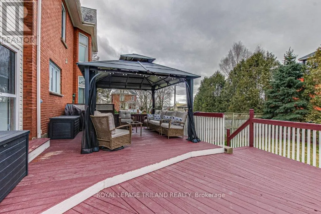 286 KING STREET S