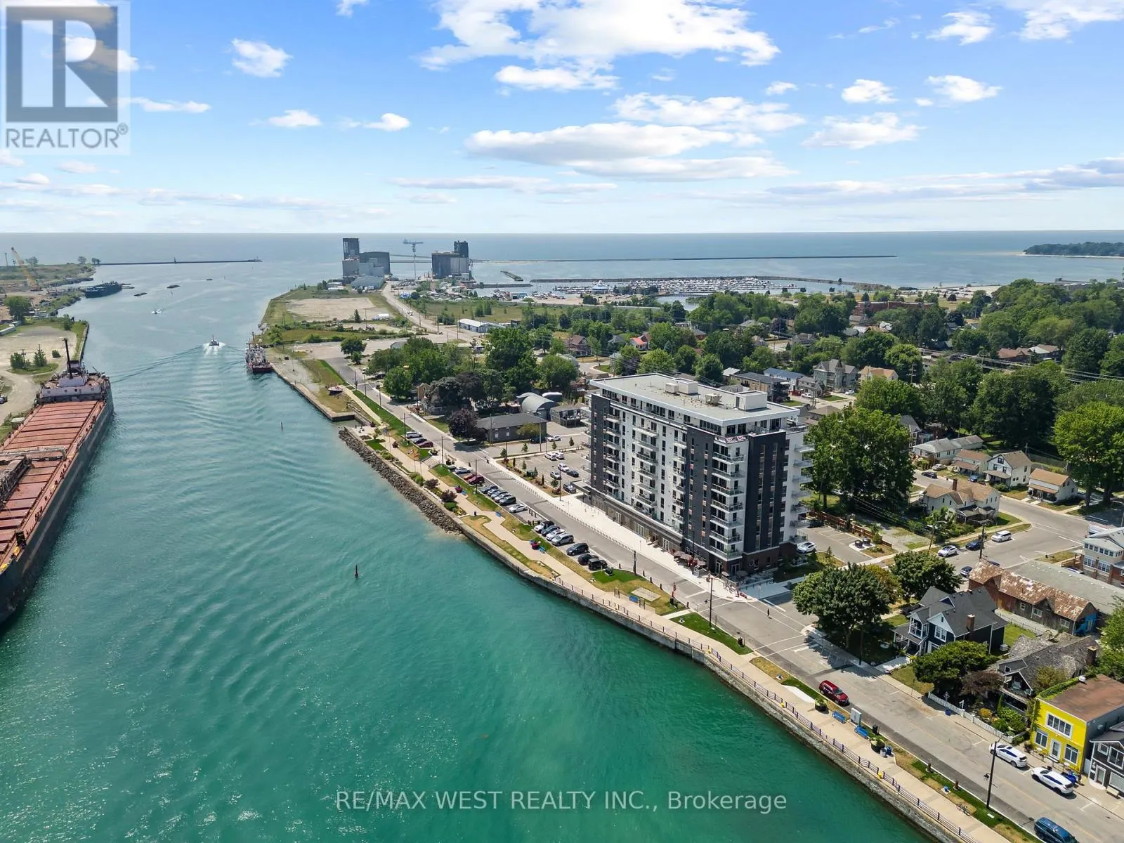 502 - 118 WEST STREET