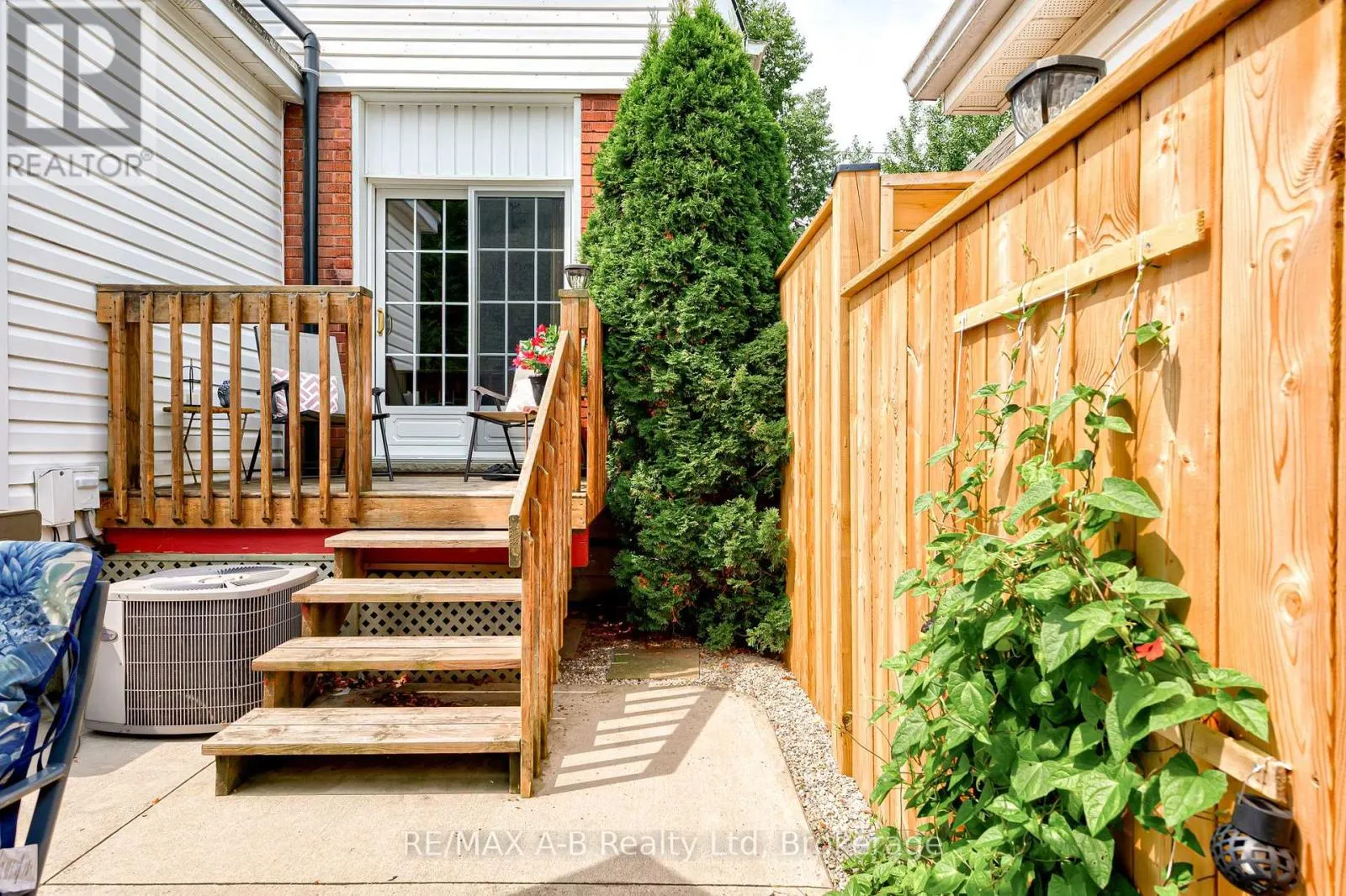451 DOWNIE STREET