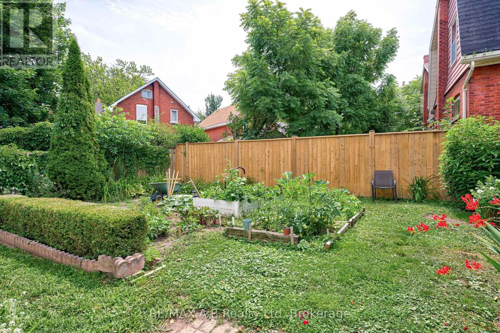 451 DOWNIE STREET