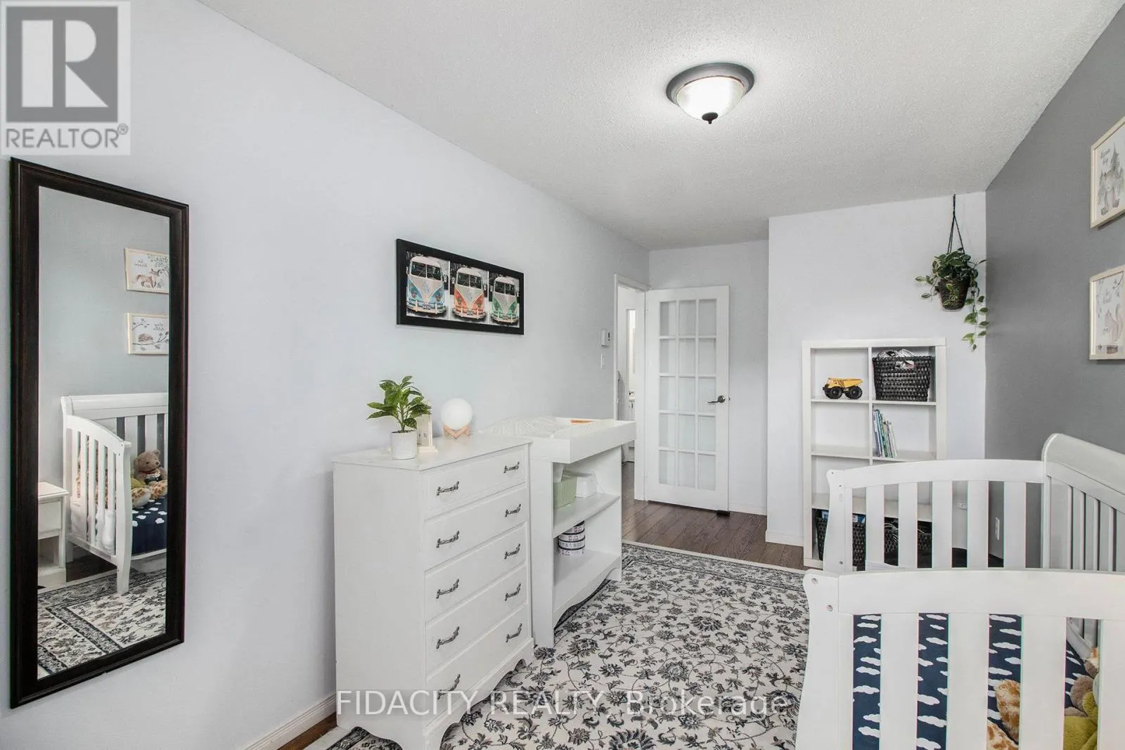 180 - 825 CAHILL DRIVE W