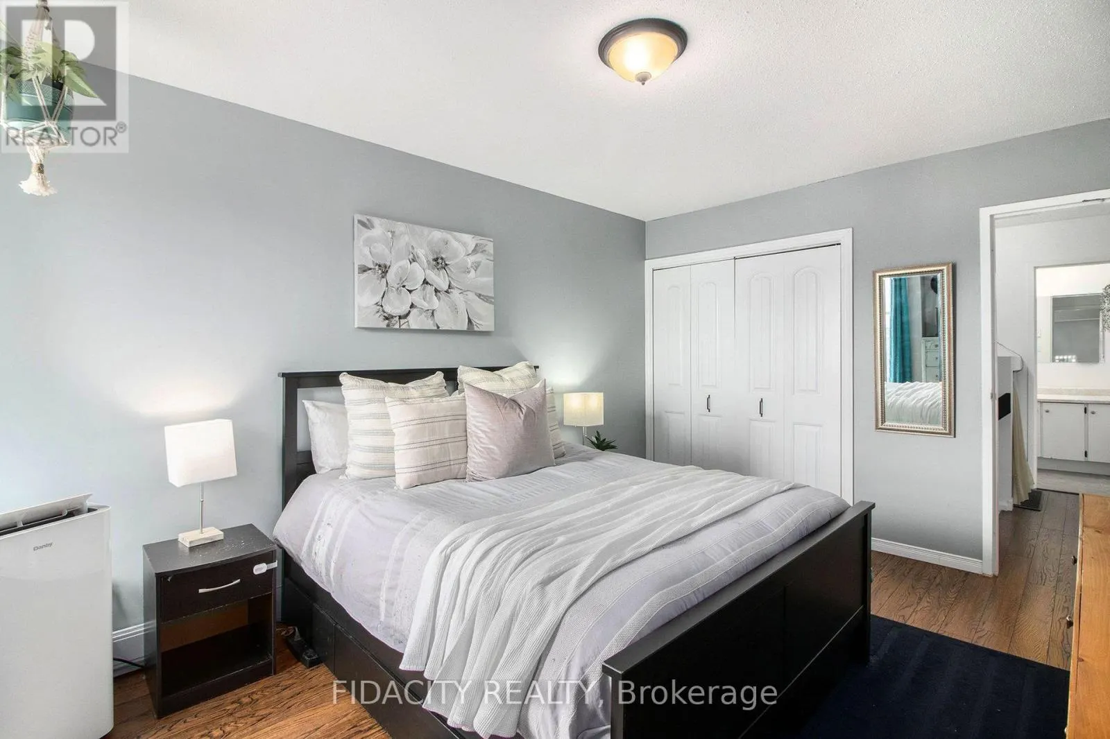 180 - 825 CAHILL DRIVE W