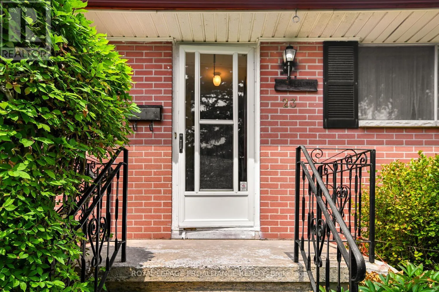 23 MANOR DRIVE