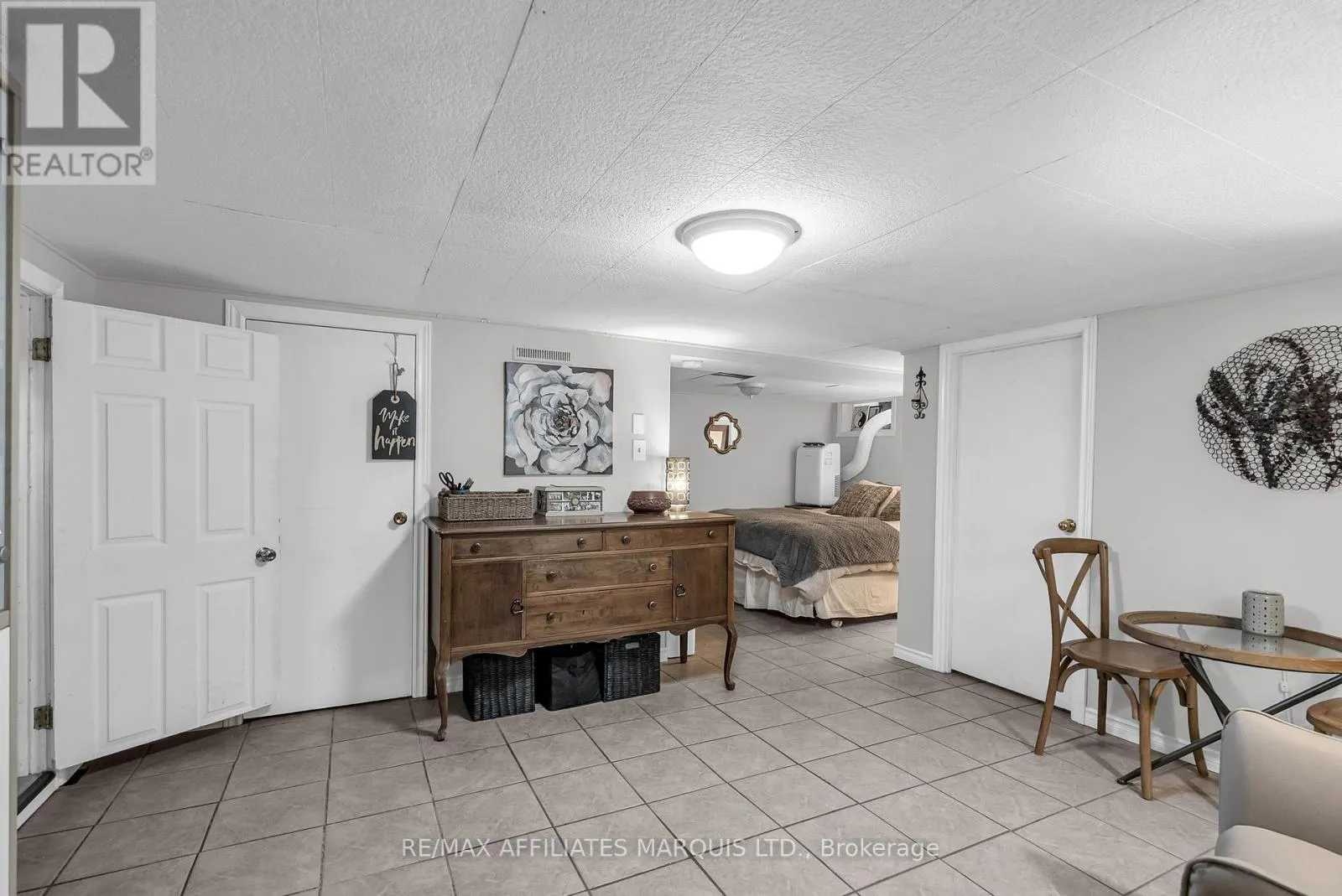 21 CRESCENT VIEW DRIVE
