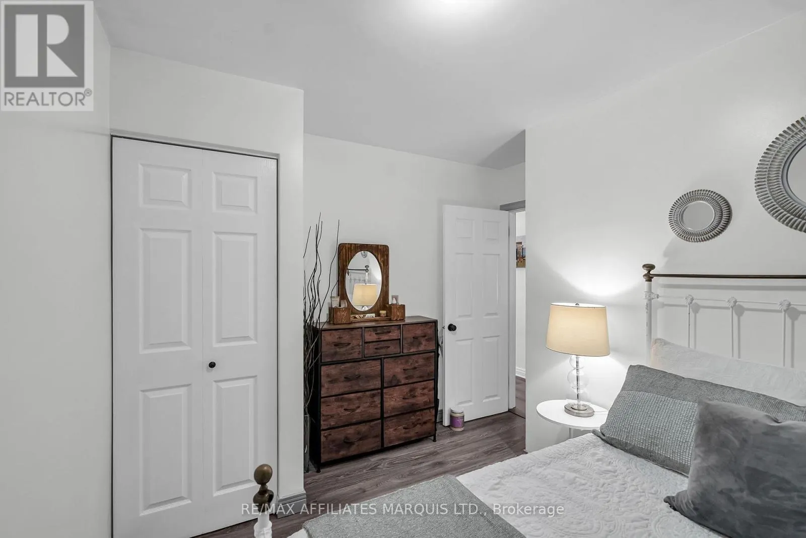 21 CRESCENT VIEW DRIVE