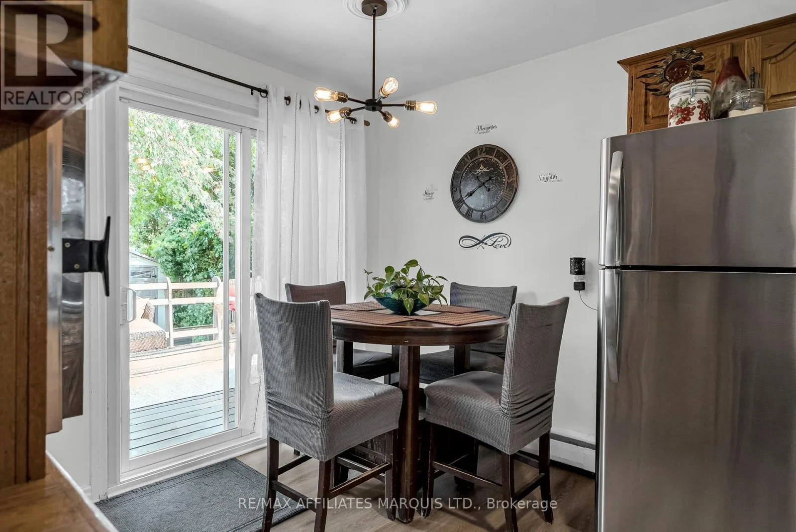 21 CRESCENT VIEW DRIVE