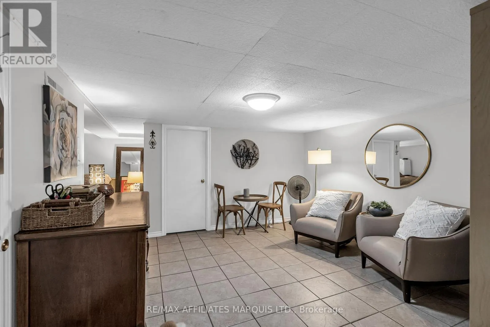 21 CRESCENT VIEW DRIVE