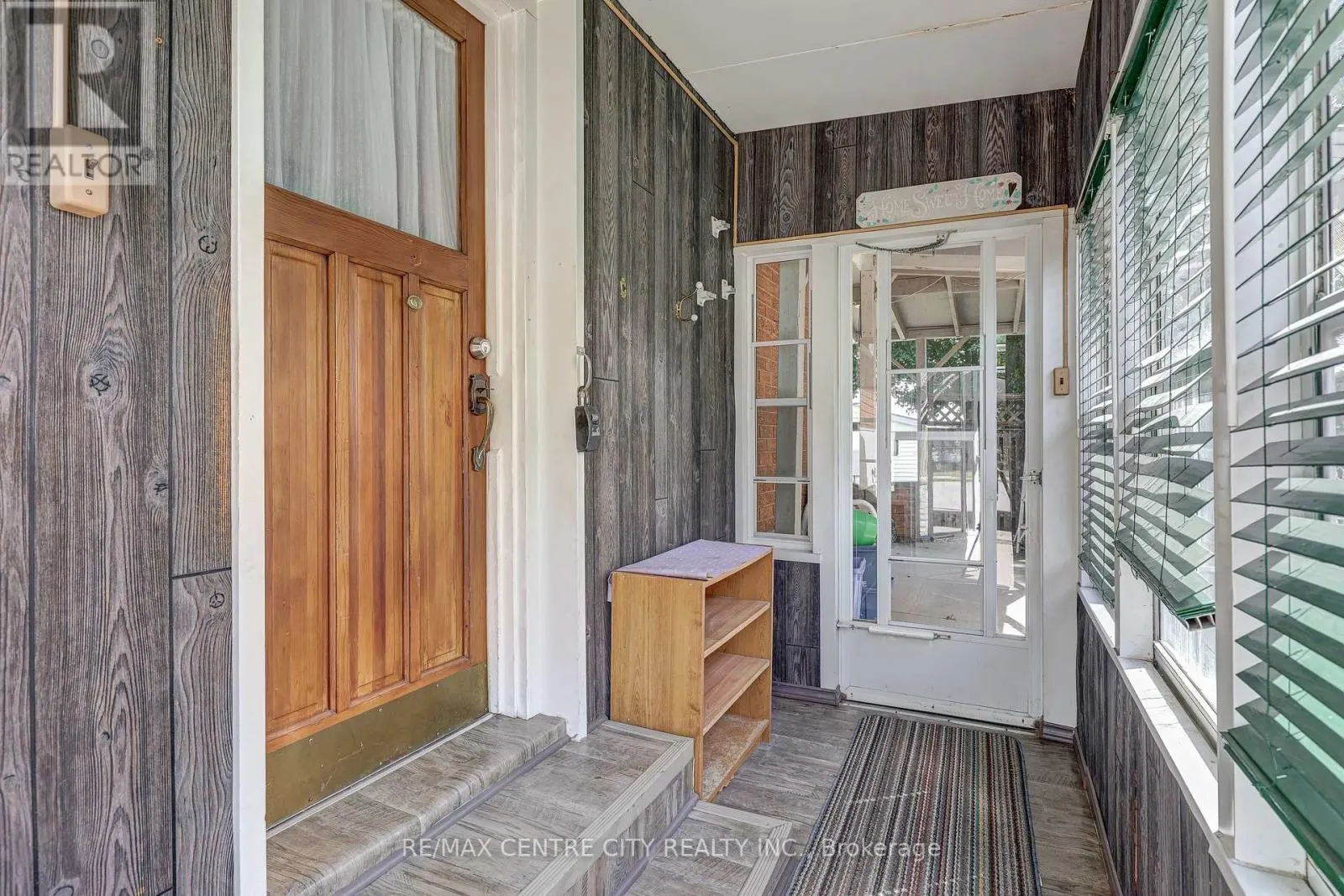 49 VICTORIA STREET S