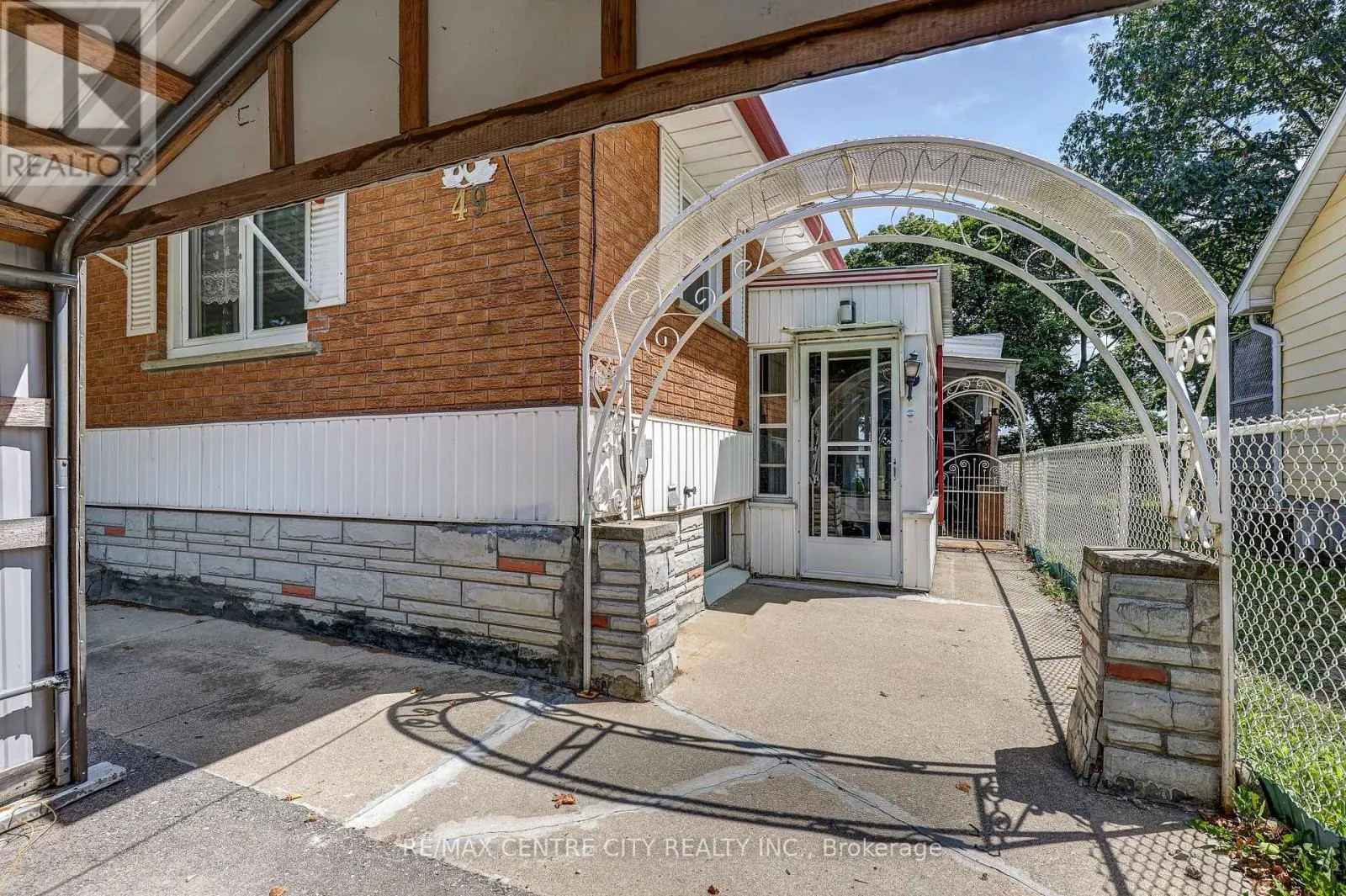 49 VICTORIA STREET S