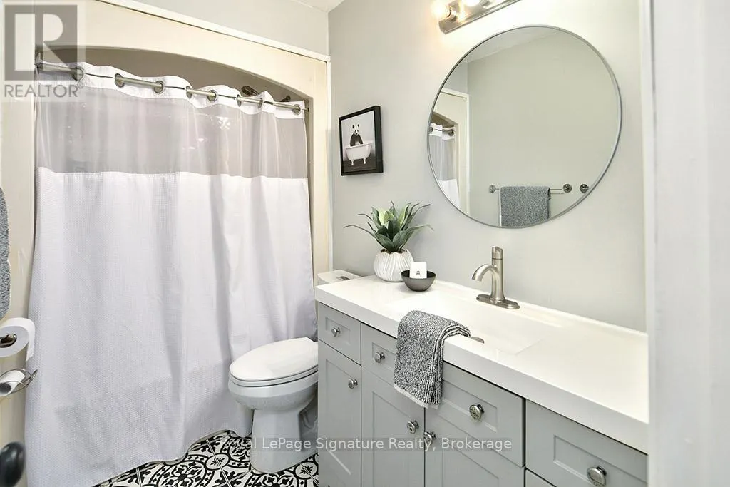 81 - 127 ALFRED STREET W, #81