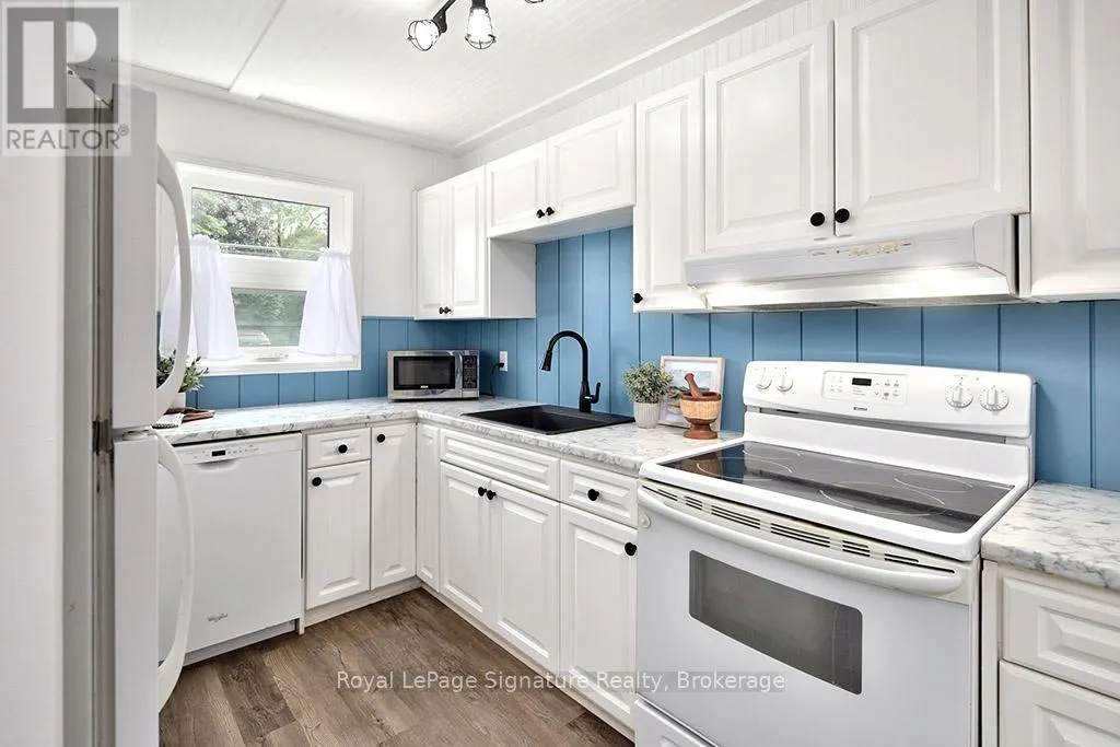 81 - 127 ALFRED STREET W, #81