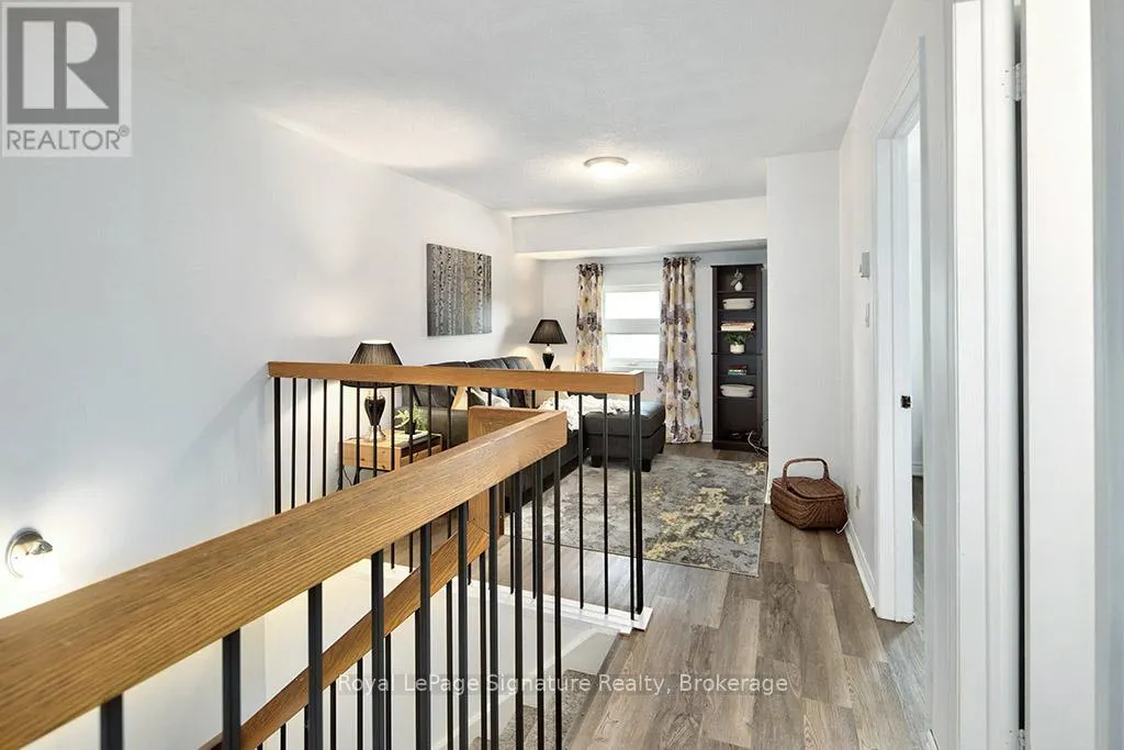 81 - 127 ALFRED STREET W, #81