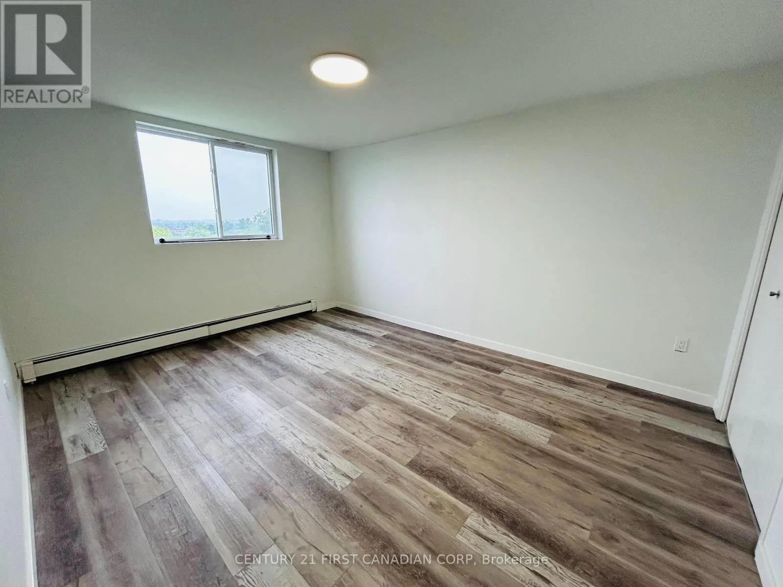 802 - 573 MORNINGTON AVENUE, #802