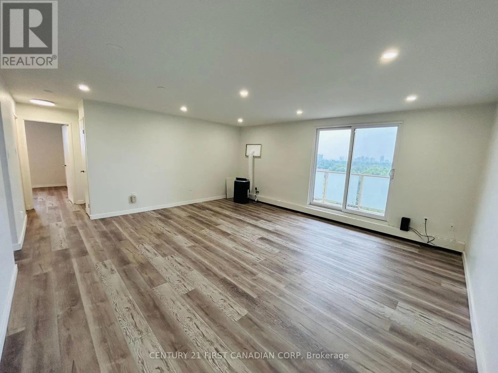 802 - 573 MORNINGTON AVENUE, #802