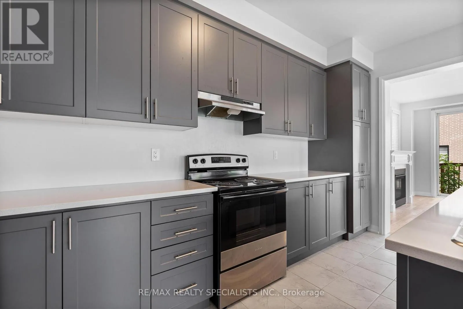 1407 UPPER THAMES DRIVE