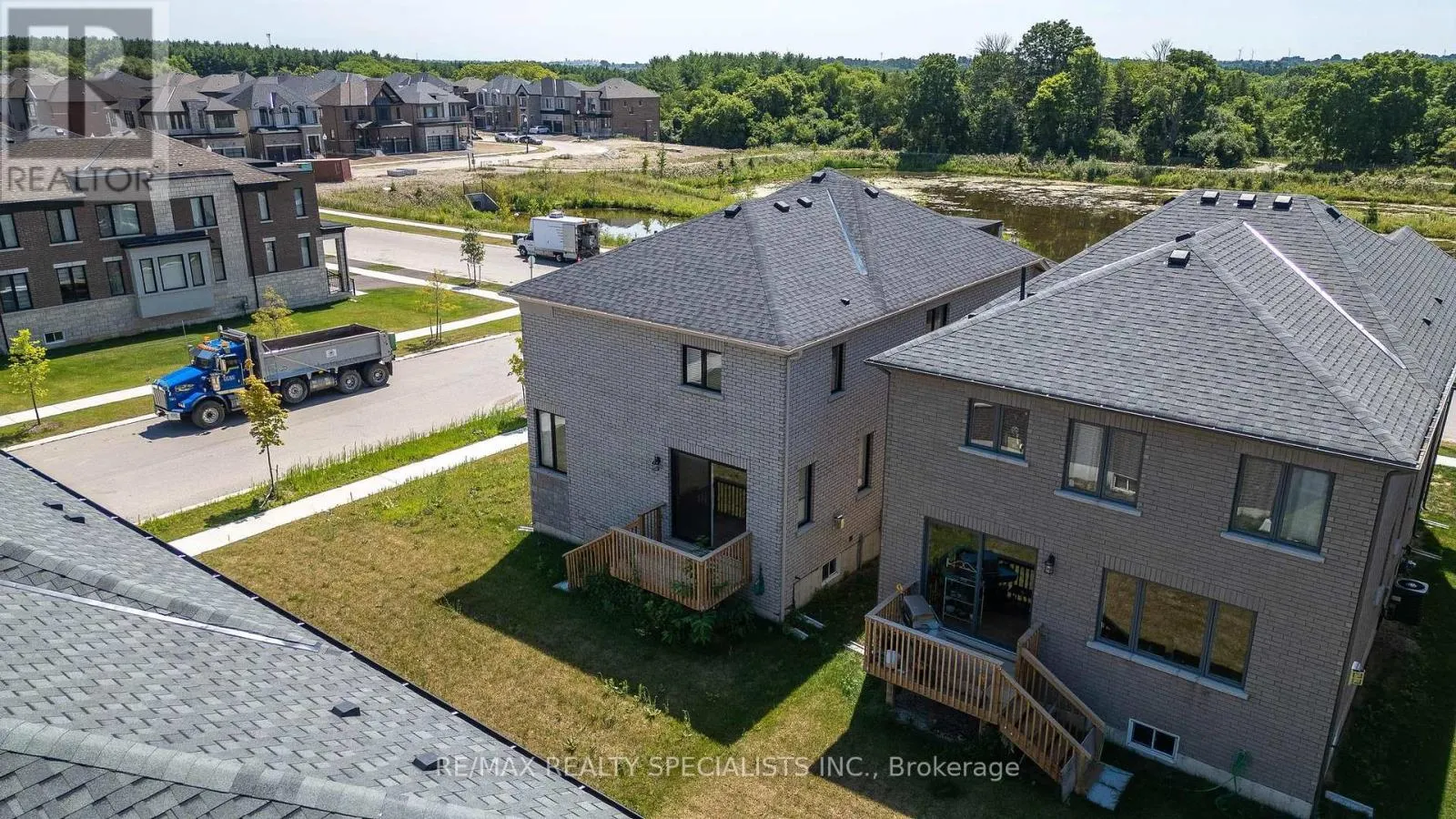 1407 UPPER THAMES DRIVE