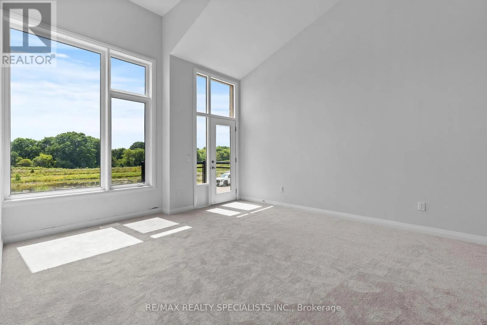 1407 UPPER THAMES DRIVE