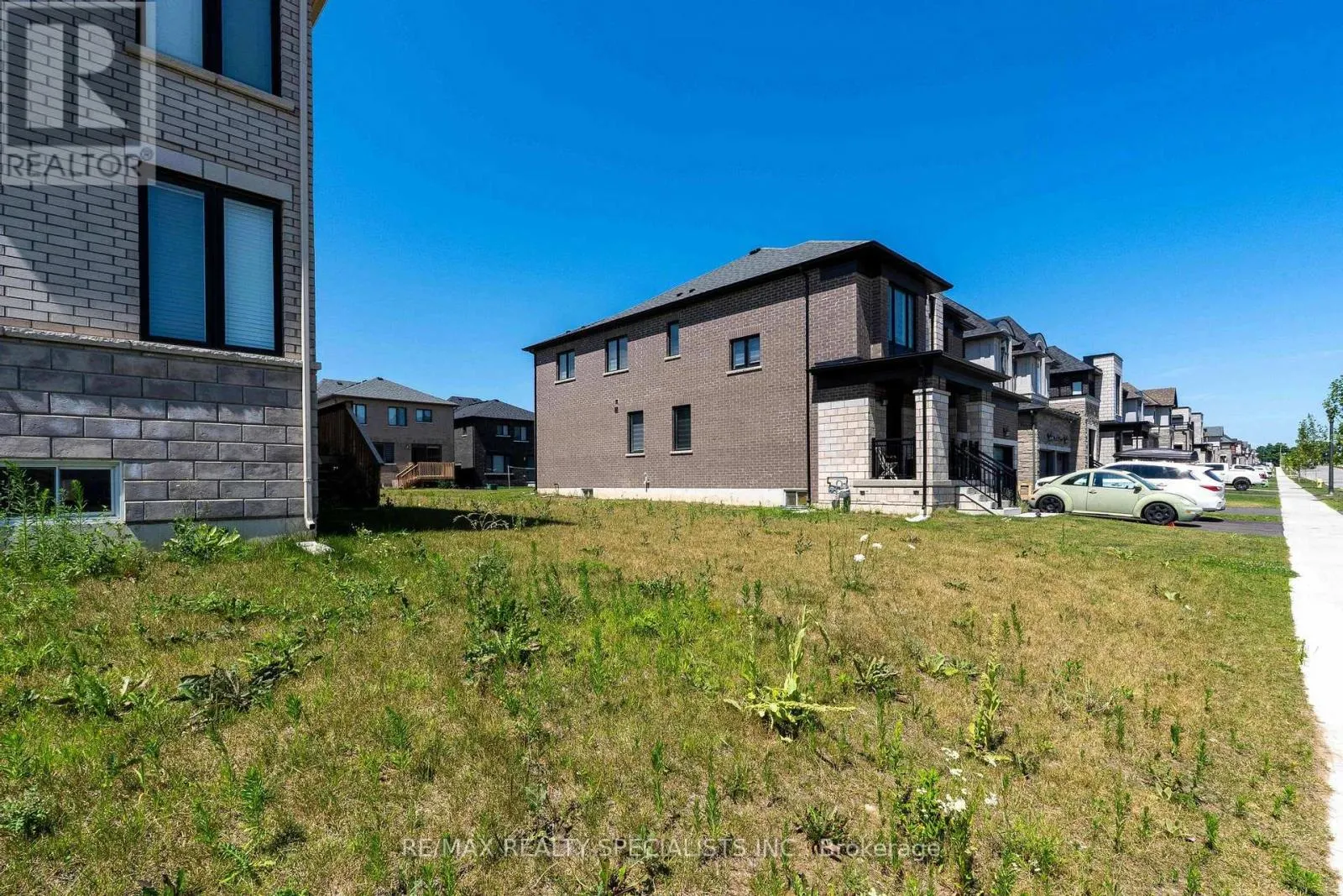 1407 UPPER THAMES DRIVE