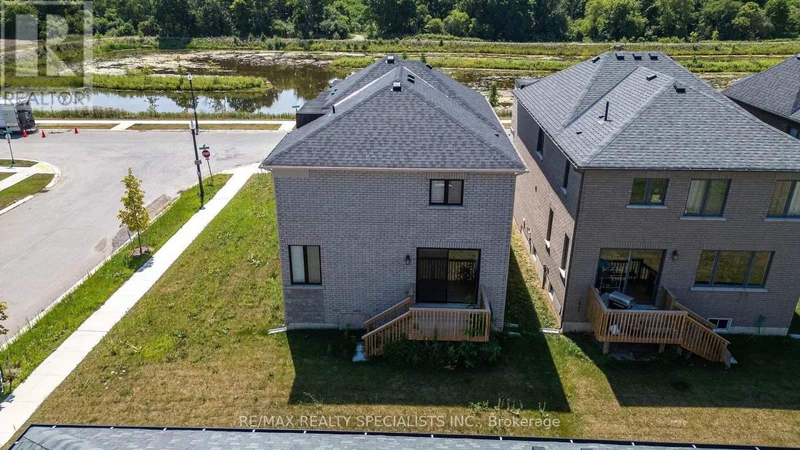 1407 UPPER THAMES DRIVE