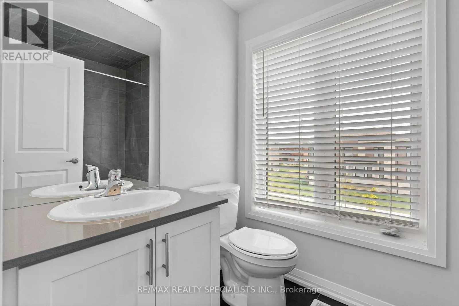 1407 UPPER THAMES DRIVE