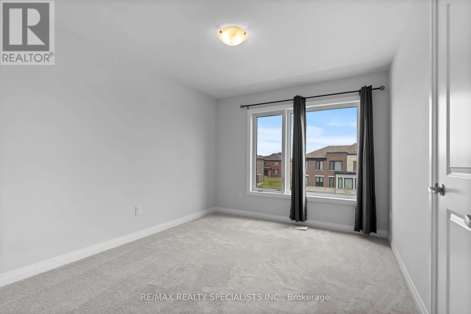 1407 UPPER THAMES DRIVE