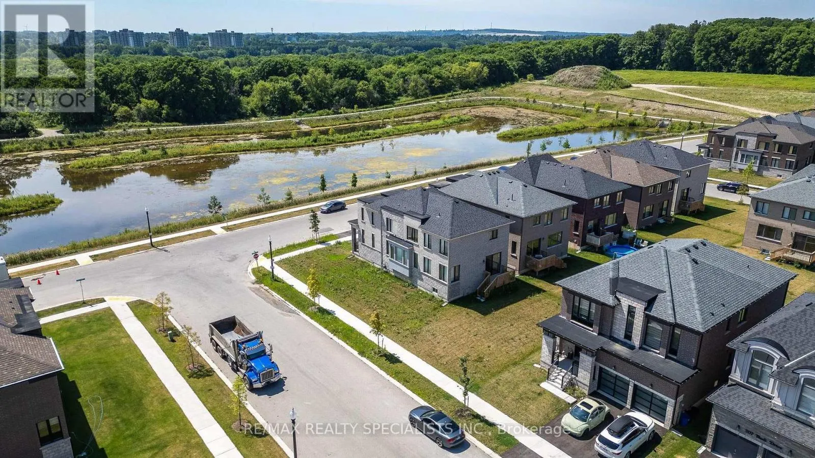 1407 UPPER THAMES DRIVE