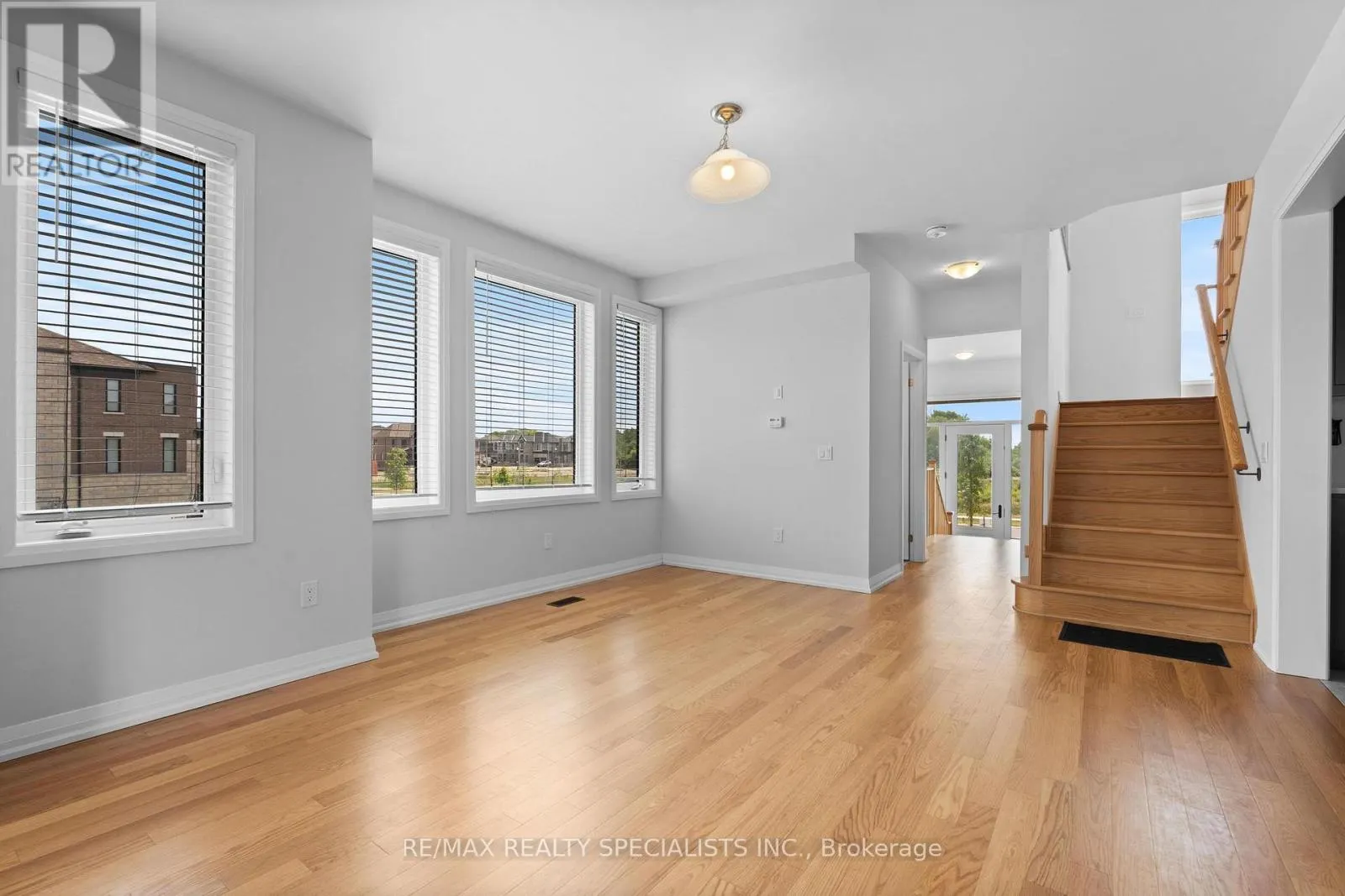 1407 UPPER THAMES DRIVE