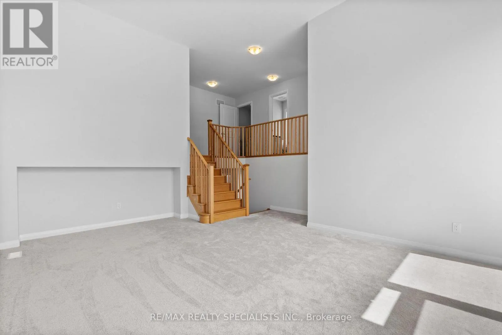 1407 UPPER THAMES DRIVE