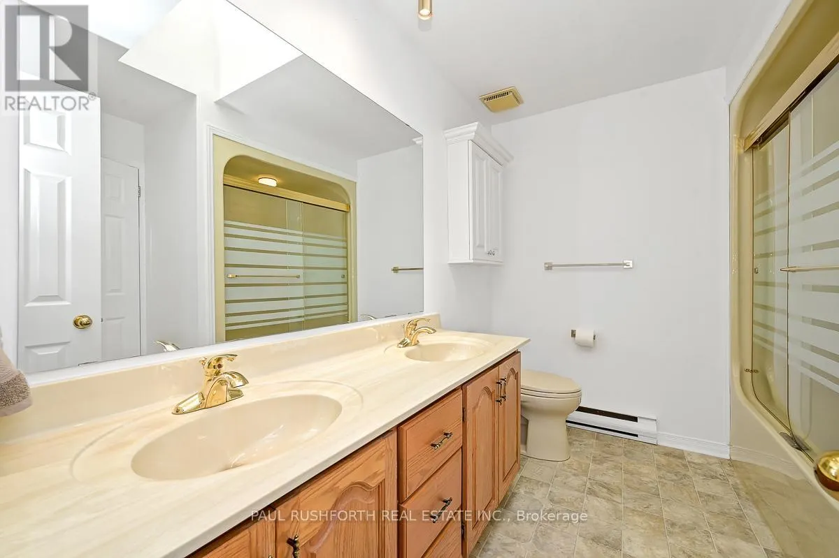 16 OAKLEY AVENUE