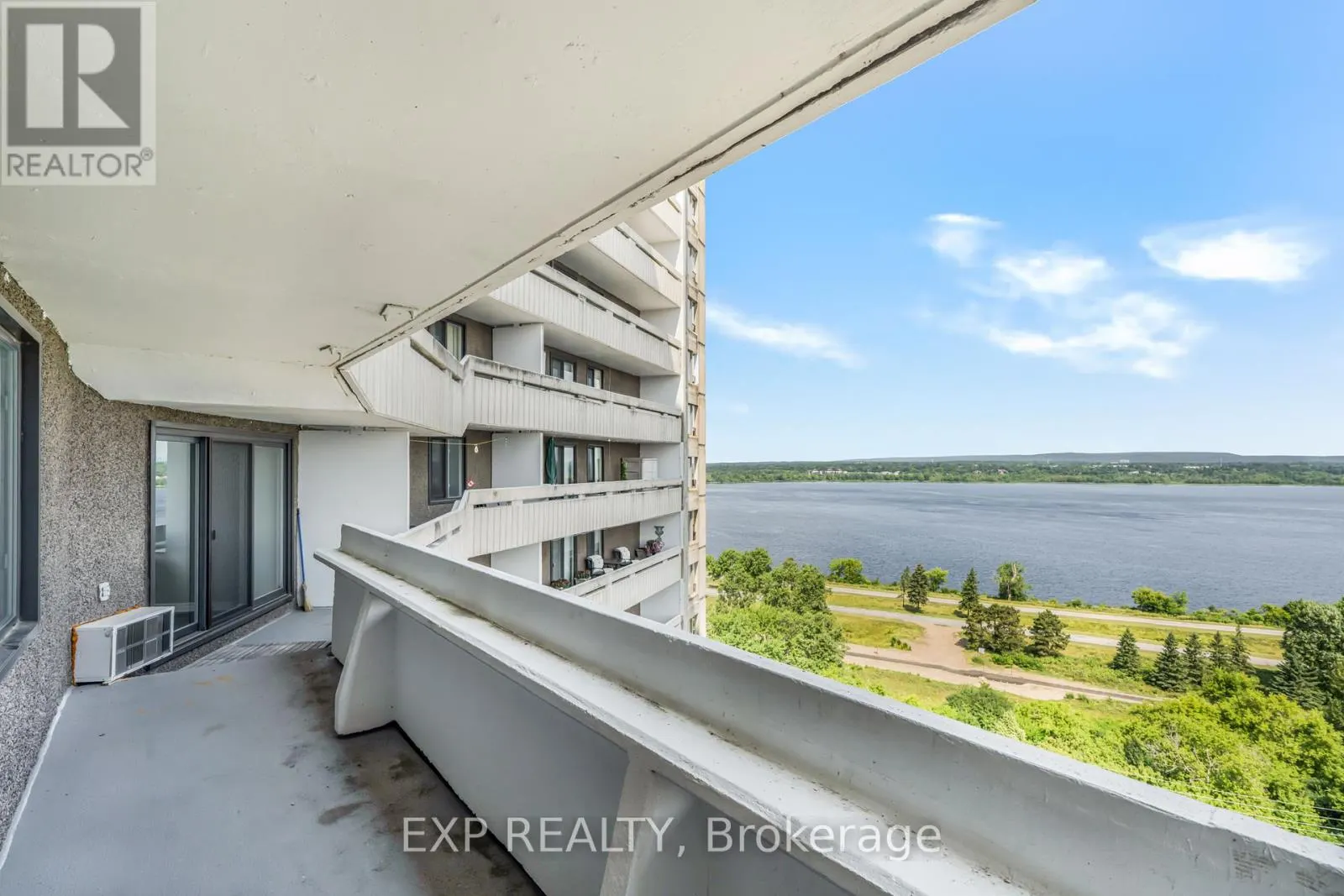 1501 - 1081 AMBLESIDE DRIVE