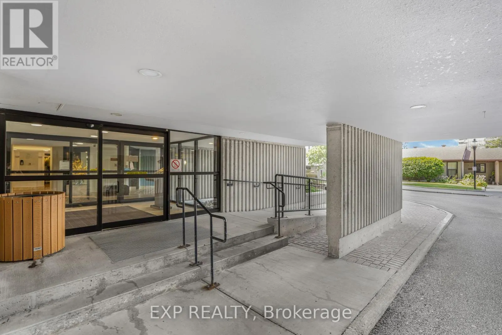 1501 - 1081 AMBLESIDE DRIVE