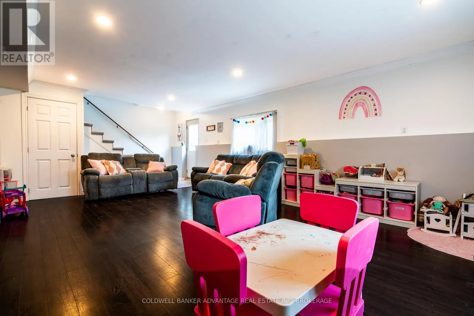 558 STEELE STREET