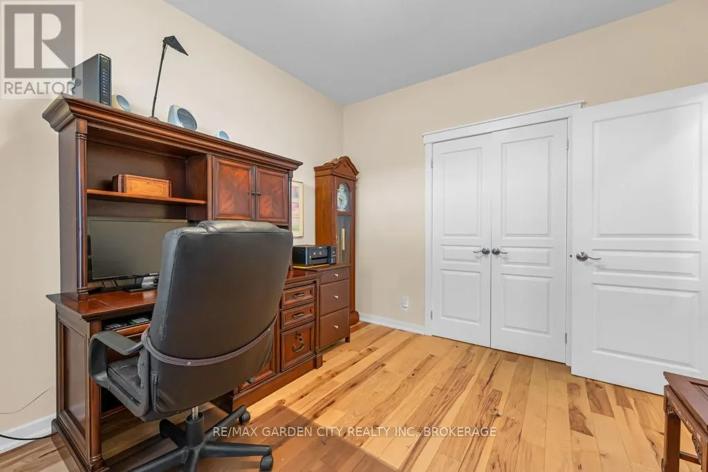 20 - 2880 KING STREET, #20