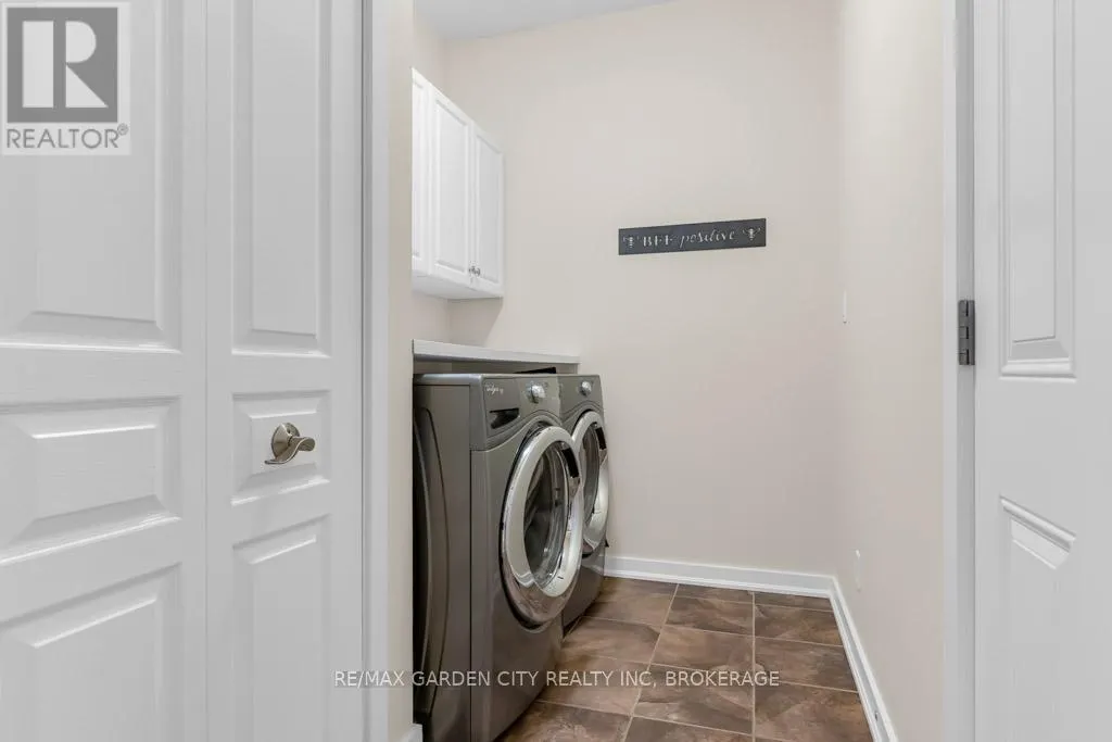 20 - 2880 KING STREET, #20