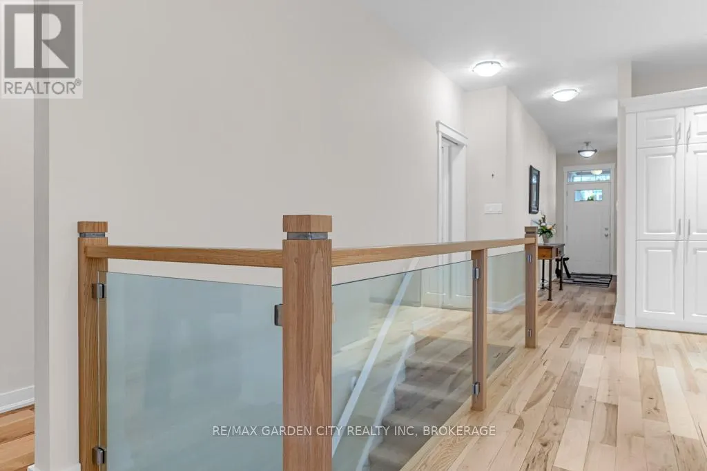 20 - 2880 KING STREET, #20