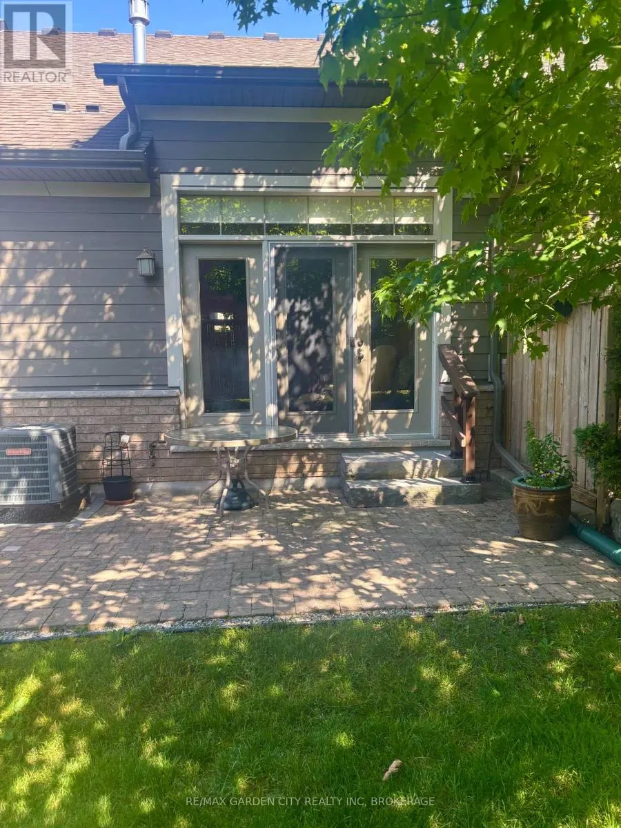 20 - 2880 KING STREET, #20