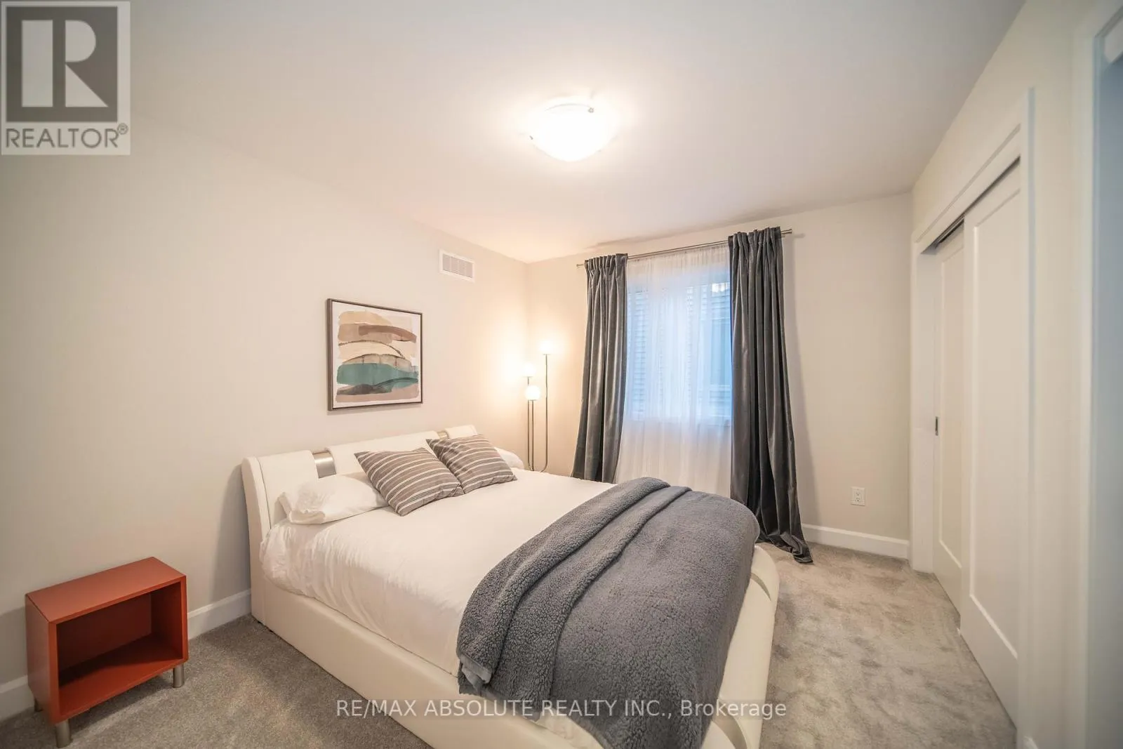 668 PARKVIEW TERRACE