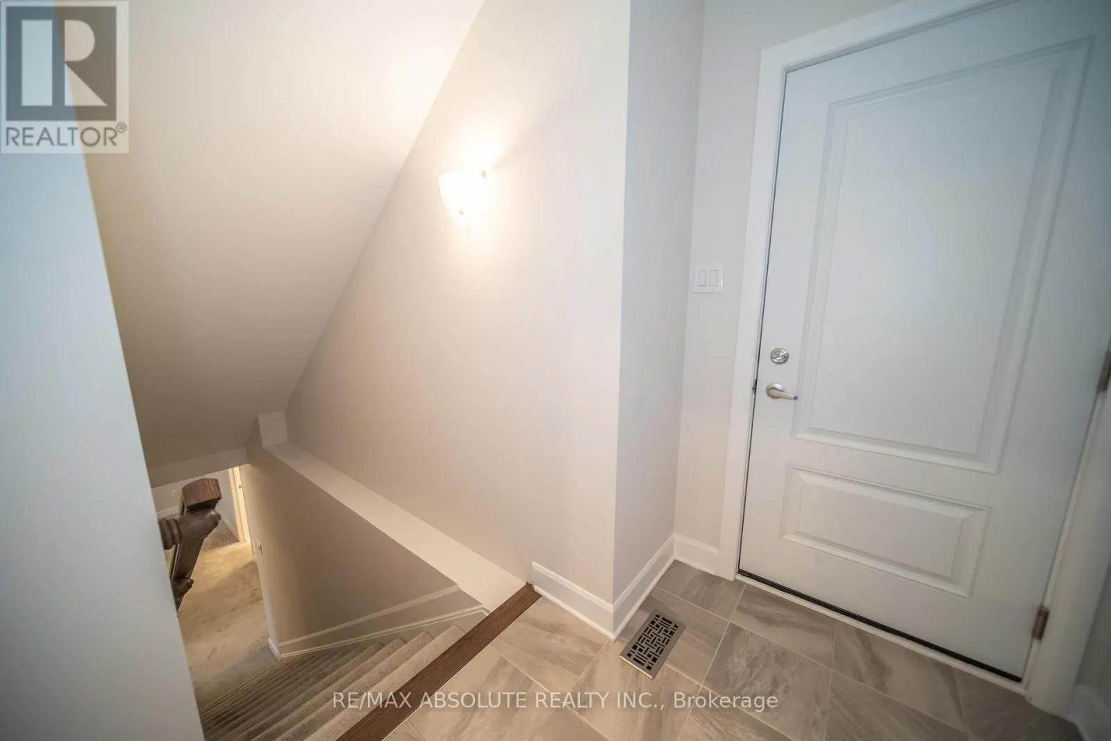 668 PARKVIEW TERRACE