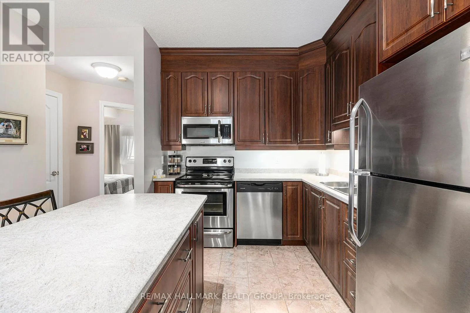 404 - 201 ELIOT DRIVE