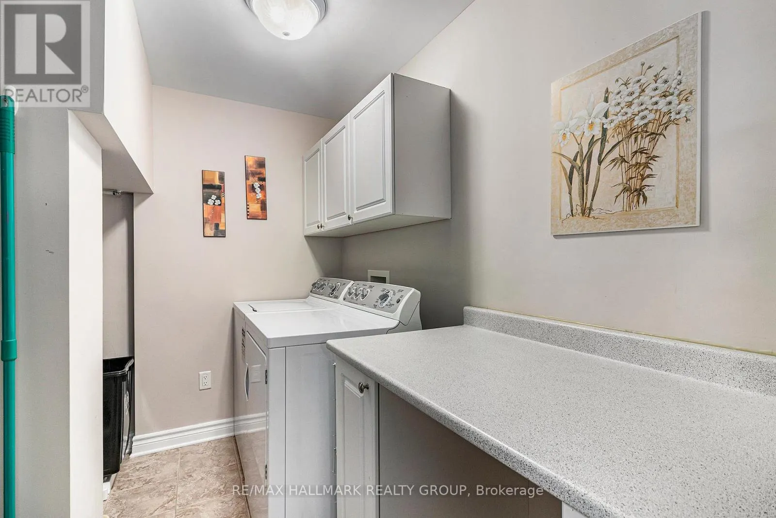 404 - 201 ELIOT DRIVE