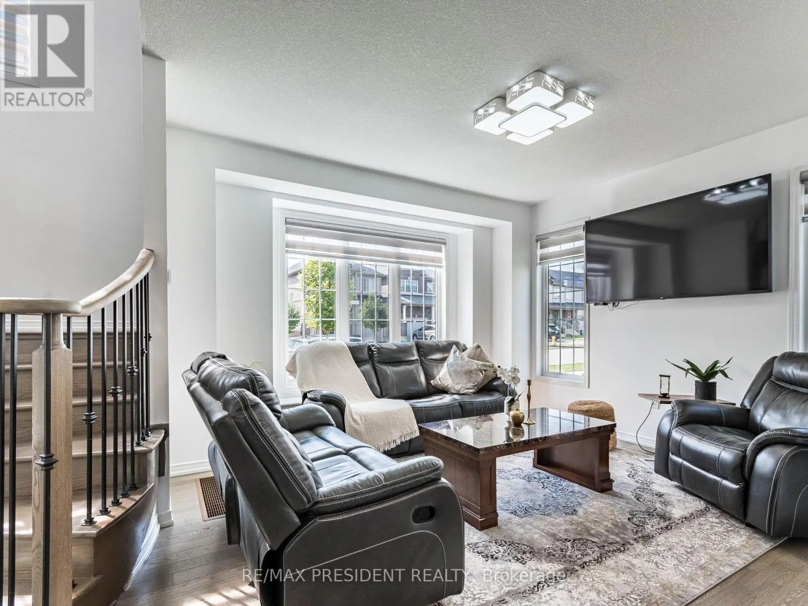 161 MUNRO CIRCLE E