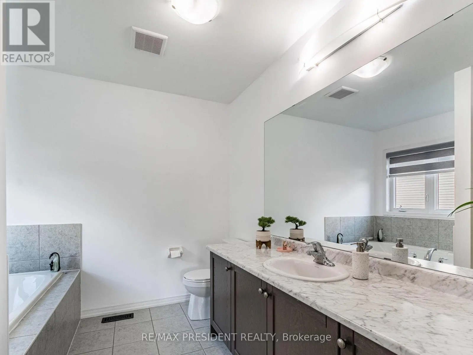 161 MUNRO CIRCLE E