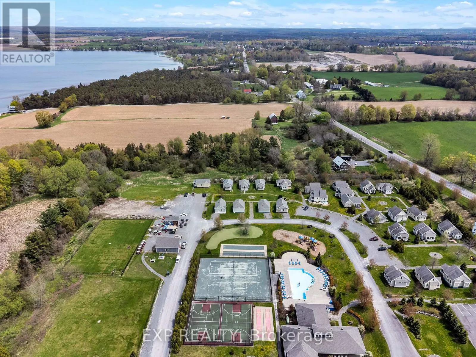 48 MEADOWVIEW LANE