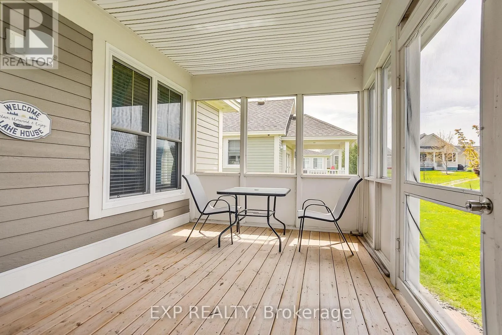 48 MEADOWVIEW LANE